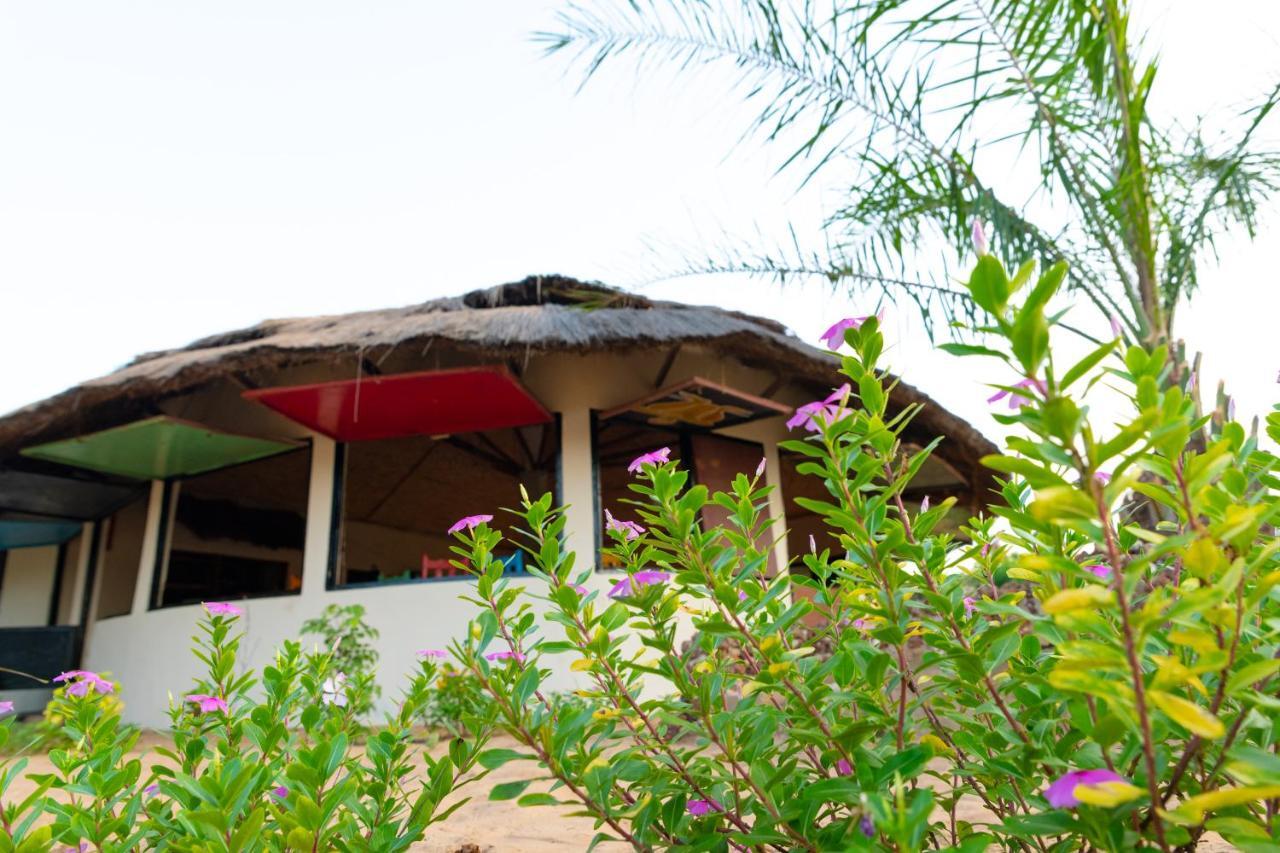 Tamba Kuruba Eco-Lodge Folonko Exterior foto